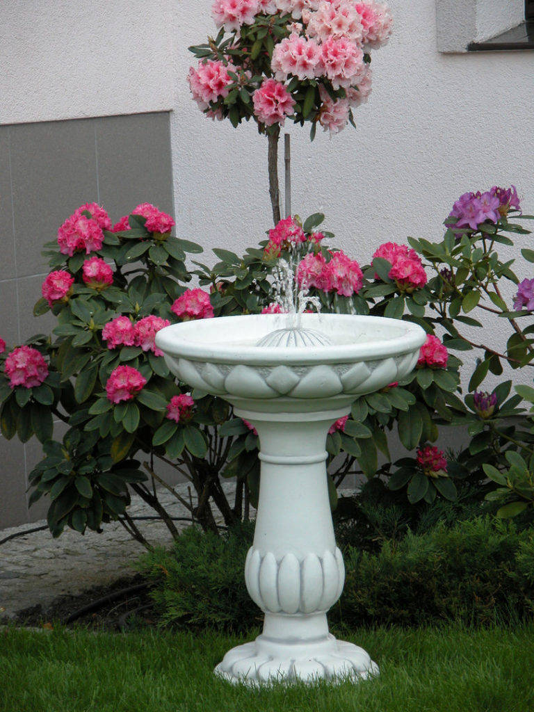 fontanna dekoracyjna ogrodowa