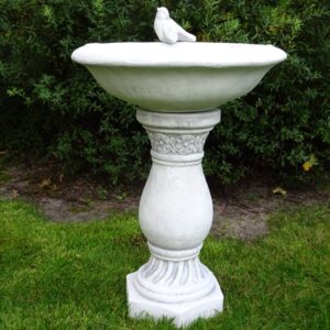 Poidełko na postumencie